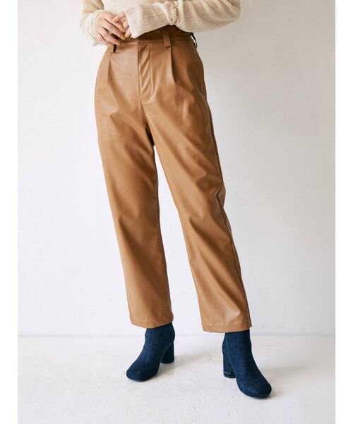 Ungrid（アングリッド）の「フェイクレザーデザインパンツ（その他パンツ・レディース・ブラック/ブラウン・FREE）」の3枚目の写真