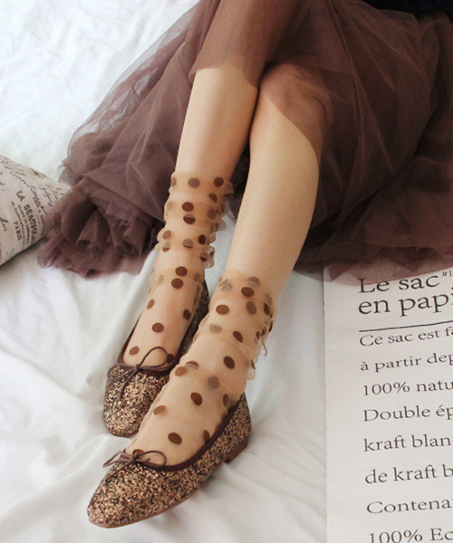 c.u.l(シーユーエル)の「【c.u.l】ドット柄チュールソックス cula217(ソックス/靴下・レディース・ホワイト/ブラック/パープル/ネイビー/ブラウン/ピンク・FREE)」の4枚目の写真