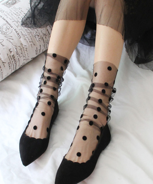 c.u.l(シーユーエル)の「【c.u.l】ドット柄チュールソックス cula217(ソックス/靴下・レディース・ホワイト/ブラック/パープル/ネイビー/ブラウン/ピンク・FREE)」の3枚目の写真