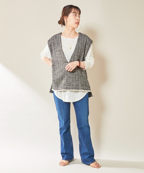 SHENERY（シーナリー）の「深Vフリンジベスト（ベスト・レディース・オフホワイト/ブラック・FREE）」の11枚目の写真