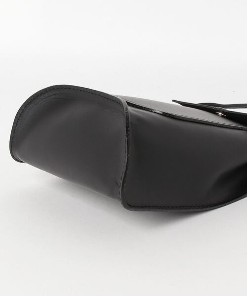 MARROW（マロウ）の「MARROW BENT POUCH（ショルダーバッグ・レディース・ブラック・FREE）」の4枚目の写真