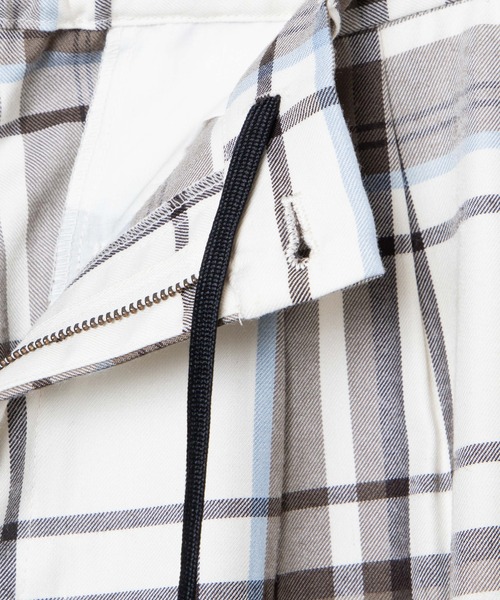 WEGO(ウィゴー)の「WEGO/【セットアップ対応】TRチェックセミワイドスラックス(スラックス・メンズ・ホワイト系その他2/ブラウン系その他2・MEDIUM/LARGE)」の9枚目の写真