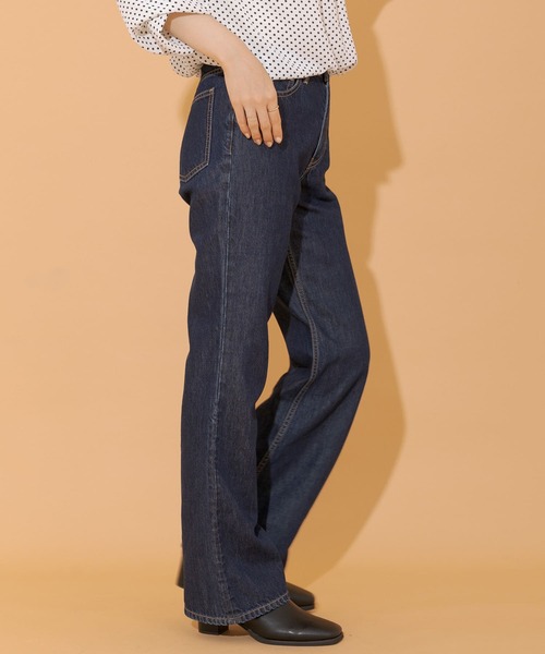 URBAN RESEARCH Sonny Label(アーバンリサーチサニーレーベル)の「フレアデニム(デニムパンツ・レディース・インディゴブルー/ライトインディゴブルー・24/25/26)」の10枚目の写真