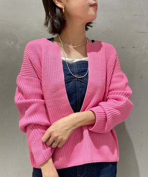 SHENERY（シーナリー）の「片畦スリットネックニットプルオーバー（ニット/セーター・レディース・ピンク/グリーン/アイボリー/ネイビー・FREE）」の4枚目の写真