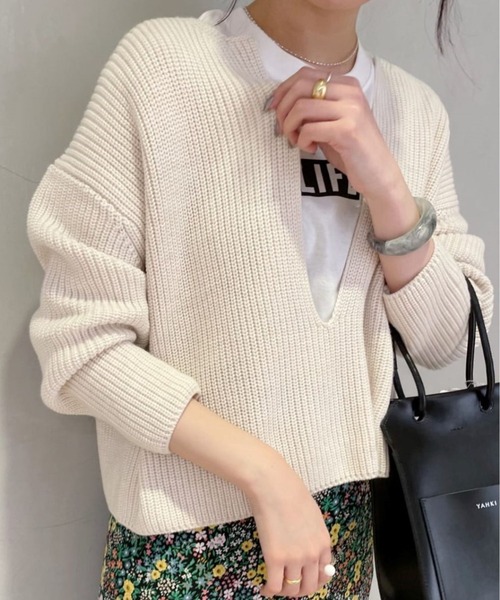 SHENERY（シーナリー）の「片畦スリットネックニットプルオーバー（ニット/セーター・レディース・ピンク/グリーン/アイボリー/ネイビー・FREE）」の16枚目の写真