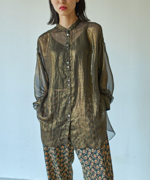 VACANCY（ヴァカンシー）の「シャイニーシアーバンドカラーシャツ（シャツ/ブラウス・レディース・ブラック/グリーン/ボルドー・FREE）」の2枚目の写真