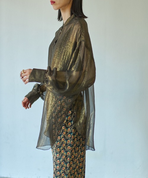 VACANCY（ヴァカンシー）の「シャイニーシアーバンドカラーシャツ（シャツ/ブラウス・レディース・ブラック/グリーン/ボルドー・FREE）」の7枚目の写真