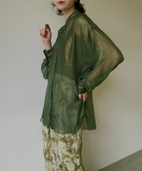 VACANCY（ヴァカンシー）の「シャイニーシアーバンドカラーシャツ（シャツ/ブラウス・レディース・ブラック/グリーン/ボルドー・FREE）」の19枚目の写真