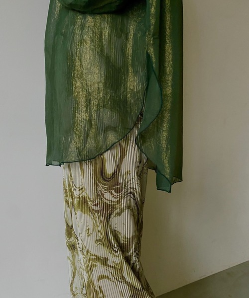 VACANCY（ヴァカンシー）の「シャイニーシアーバンドカラーシャツ（シャツ/ブラウス・レディース・ブラック/グリーン/ボルドー・FREE）」の16枚目の写真