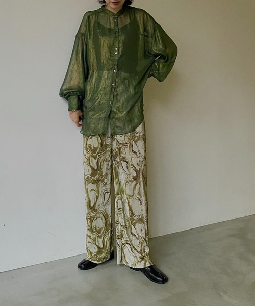 VACANCY（ヴァカンシー）の「シャイニーシアーバンドカラーシャツ（シャツ/ブラウス・レディース・ブラック/グリーン/ボルドー・FREE）」の9枚目の写真