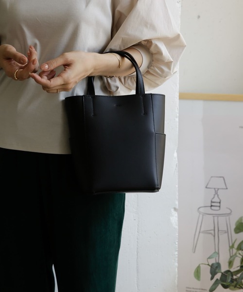 URBAN RESEARCH DOORS（アーバンリサーチドアーズ）の「【WEB限定】MARCO BIANCHINI　2way スクエアショルダーバッグ（ショルダーバッグ・レディース・ライトブルー/ブラック/ライトブラウン/ライトベージュ・FREE）」の3枚目の写真