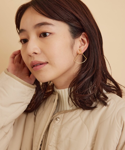 SALON adam et rope'（サロン アダム エ ロペ）の「メタルバースイングイヤリング（イヤリング・レディース・ゴールド/シルバー・FREE）」の6枚目の写真