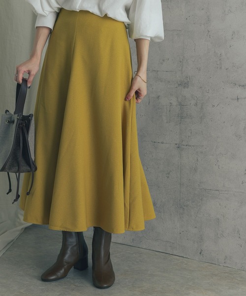 URBAN RESEARCH ROSSO WOMEN（アーバンリサーチ　ロッソ）の「ロングサーキュラースカート（スカート・レディース・チャコールグレー/イエロー/ライトベージュ/オリーブ・38/36）」の4枚目の写真