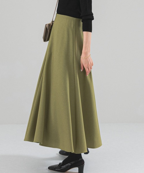 URBAN RESEARCH ROSSO WOMEN（アーバンリサーチ　ロッソ）の「ロングサーキュラースカート（スカート・レディース・チャコールグレー/イエロー/ライトベージュ/オリーブ・38/36）」の9枚目の写真