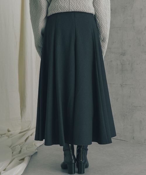 URBAN RESEARCH ROSSO WOMEN（アーバンリサーチ　ロッソ）の「ロングサーキュラースカート（スカート・レディース・チャコールグレー/イエロー/ライトベージュ/オリーブ・38/36）」の22枚目の写真