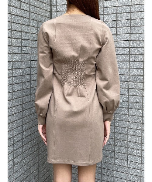 ENVYM（アンビー）の「スクエアネックポンチＯＰ（ワンピース・レディース・ベージュ/ブラック・FREE）」の3枚目の写真