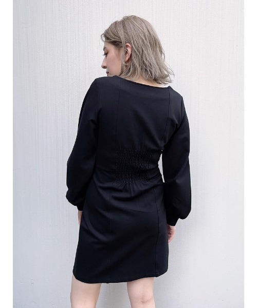 ENVYM（アンビー）の「スクエアネックポンチＯＰ（ワンピース・レディース・ベージュ/ブラック・FREE）」の11枚目の写真