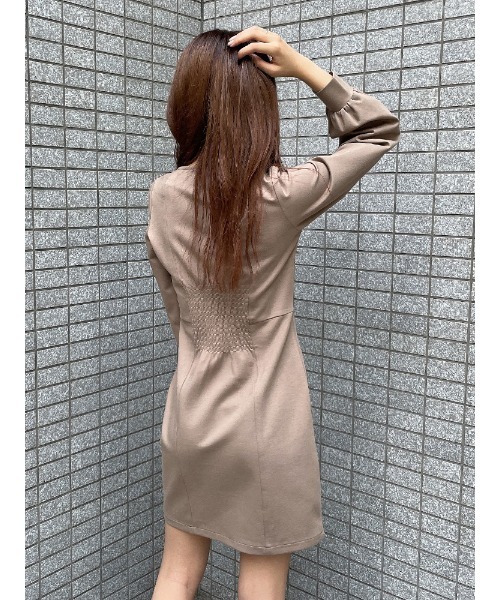 ENVYM（アンビー）の「スクエアネックポンチＯＰ（ワンピース・レディース・ベージュ/ブラック・FREE）」の14枚目の写真