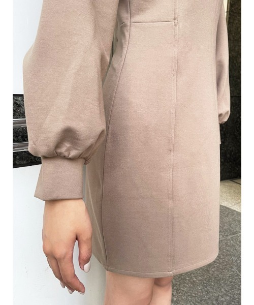 ENVYM（アンビー）の「スクエアネックポンチＯＰ（ワンピース・レディース・ベージュ/ブラック・FREE）」の10枚目の写真