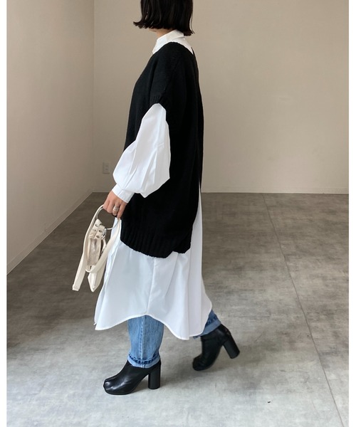 She's Closet（シーズクローゼット）の「オーバーサイズvネックバッククロススリットロング丈ニットベスト（ベスト・レディース・ブラック/ブラウン/ライトベージュ・FREE）」の12枚目の写真