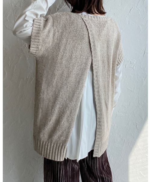 She's Closet（シーズクローゼット）の「オーバーサイズvネックバッククロススリットロング丈ニットベスト（ベスト・レディース・ブラック/ブラウン/ライトベージュ・FREE）」の17枚目の写真