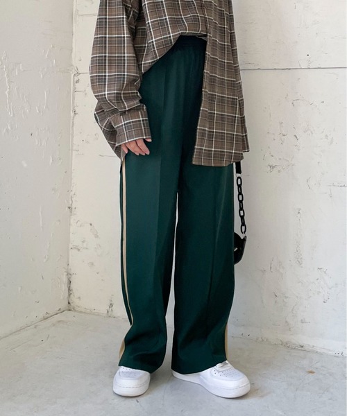 EPIMI E'PIMMY(エピミエピミー)の「配色ライントラックパンツ(その他パンツ・レディース・ブラック/ブラウン/グレー/オレンジ/グリーン/ダークブルー・MEDIUM)」の4枚目の写真