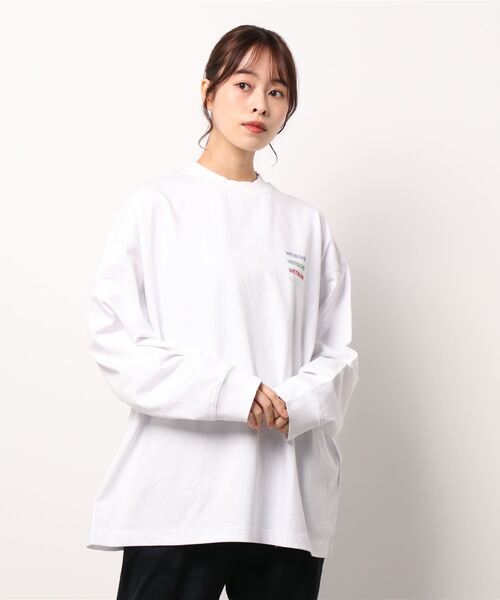 WE11DONE（ウェルダン）の「WE11DONE WHITE MULTICOLOR LOGO LONG SLEEVE T-SHIR WD-TT3-21-542-U-WH（Tシャツ/カットソー・レディース・ホワイト・X-SMALL）」の6枚目の写真