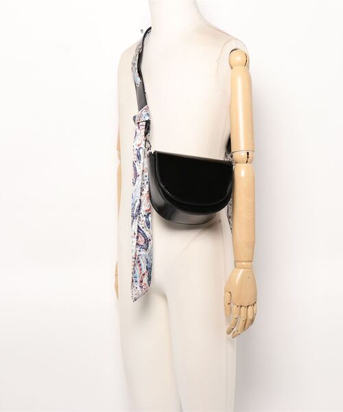 MERCURYDUO（マーキュリーデュオ）の「スカーフ付ベルトショルダーバッグ（ショルダーバッグ・レディース・ブラック/アイボリー・FREE）」の4枚目の写真