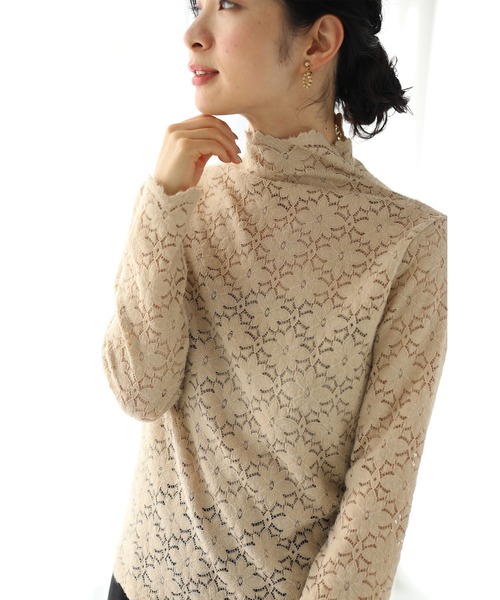 cawaii（カワイイ）の「インナーに最適。ふわふわ起毛レースの花カットソートップス（Tシャツ/カットソー・レディース・ベージュ・FREE）」の2枚目の写真