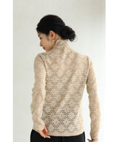 cawaii（カワイイ）の「インナーに最適。ふわふわ起毛レースの花カットソートップス（Tシャツ/カットソー・レディース・ベージュ・FREE）」の4枚目の写真