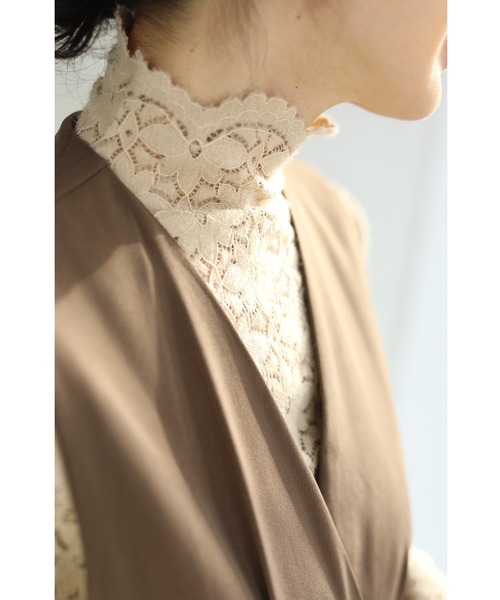 cawaii（カワイイ）の「インナーに最適。ふわふわ起毛レースの花カットソートップス（Tシャツ/カットソー・レディース・ベージュ・FREE）」の5枚目の写真