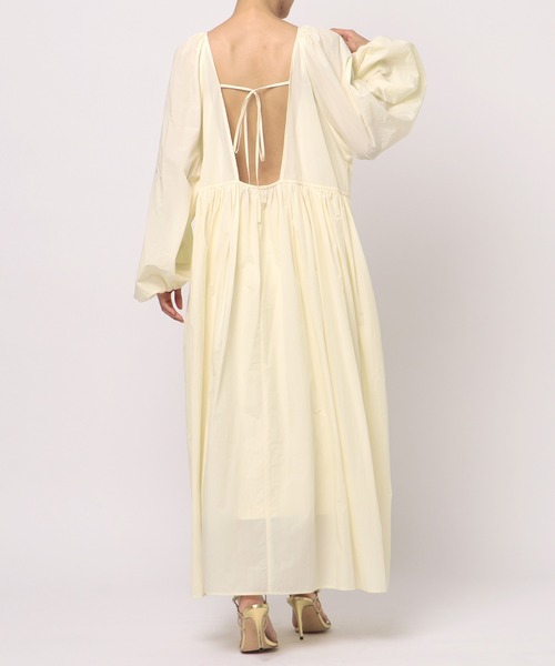 オープンバックギャザーワンピース etretokyo