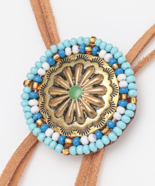 チャイハネ（チャイハネ）の「【チャイハネ】コンチョビーズループタイネックレス（ネックレス・レディース・レッド/グリーン/キャメル・FREE）」の8枚目の写真