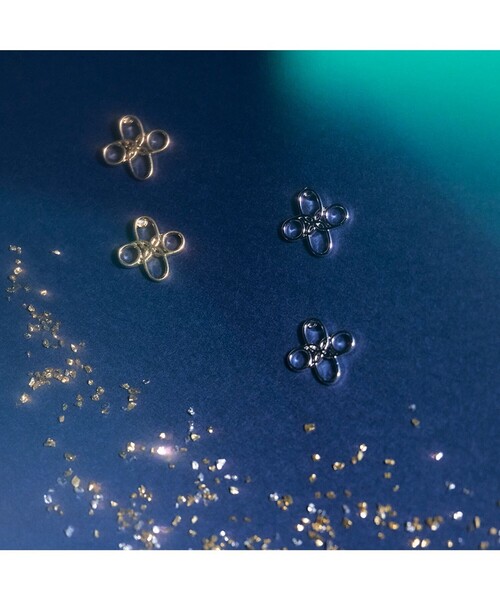 ANEVER(アンエバー)の「ANEVER LOGO MOTIF ピアス(ピアス(両耳用)・レディース・シルバー系/ゴールド系・F)」の2枚目の写真