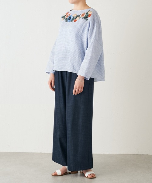 BEARDSLEY（ビアズリー）の「日傘によく合う衿ぐり刺繍ブラウス（シャツ/ブラウス・レディース・ブルー/ベージュ・FREE）」の3枚目の写真