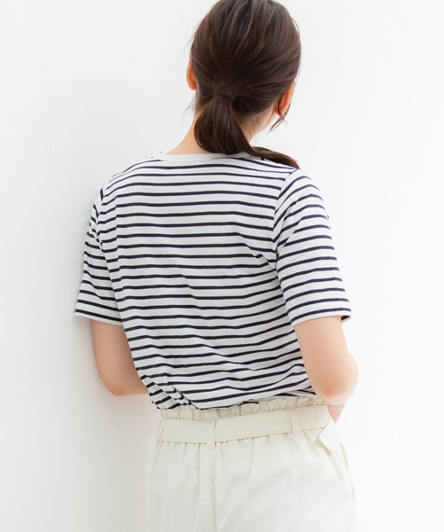 Honeys（ハニーズ）の「オーガニックボーダーＴ（Tシャツ/カットソー・レディース・ホワイト×レッド/ホワイト×グリーン/ホワイト×ネイビー/ベージュ×ブラック/ホワイト×ブルー/ネイビー×ホワイト・L/M/LL）」の9枚目の写真