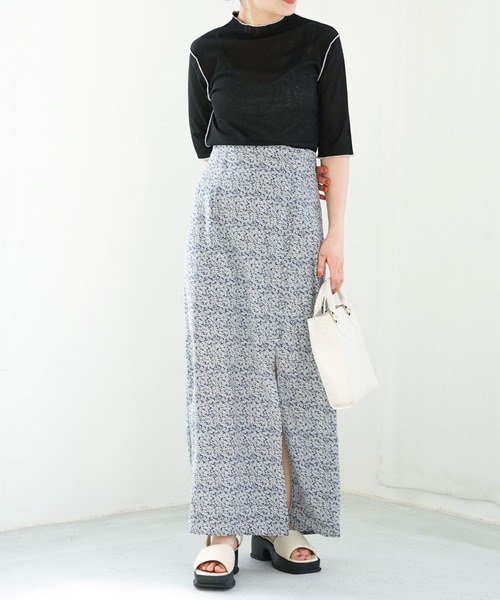 archives（アルシーヴ）の「花柄スリットロングタイトスカート（スカート・レディース・ブラック/ブルー/ピンクベージュ・MEDIUM）」の4枚目の写真