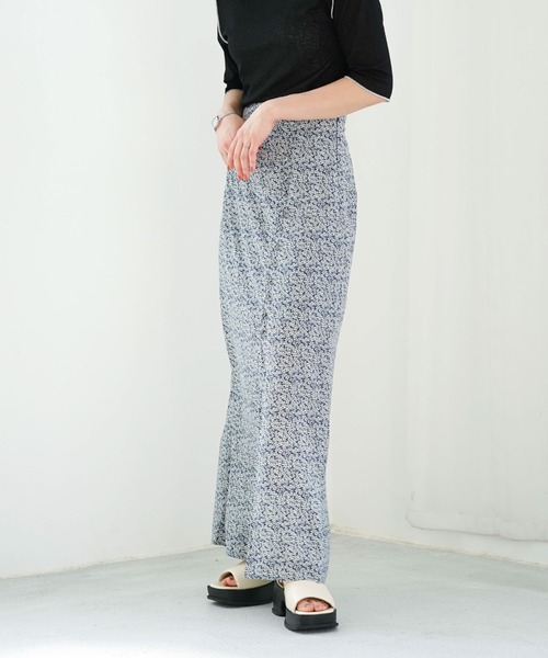 archives（アルシーヴ）の「花柄スリットロングタイトスカート（スカート・レディース・ブラック/ブルー/ピンクベージュ・MEDIUM）」の8枚目の写真