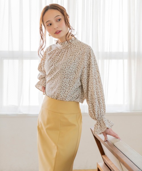 Brownie(ブラウニー)の「Brownie 前後2WAY変形ドット柄 衿フリルブラウス(シャツ/ブラウス・レディース・ブラック/ベージュ/ホワイト・FREE)」の19枚目の写真