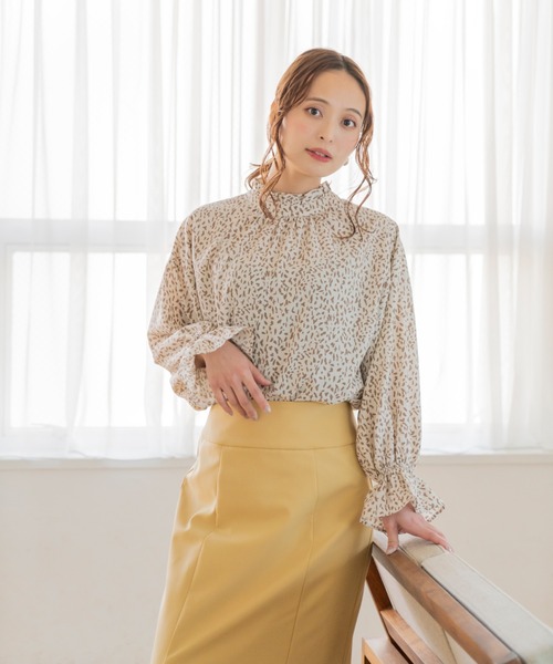 Brownie(ブラウニー)の「Brownie 前後2WAY変形ドット柄 衿フリルブラウス(シャツ/ブラウス・レディース・ブラック/ベージュ/ホワイト・FREE)」の18枚目の写真