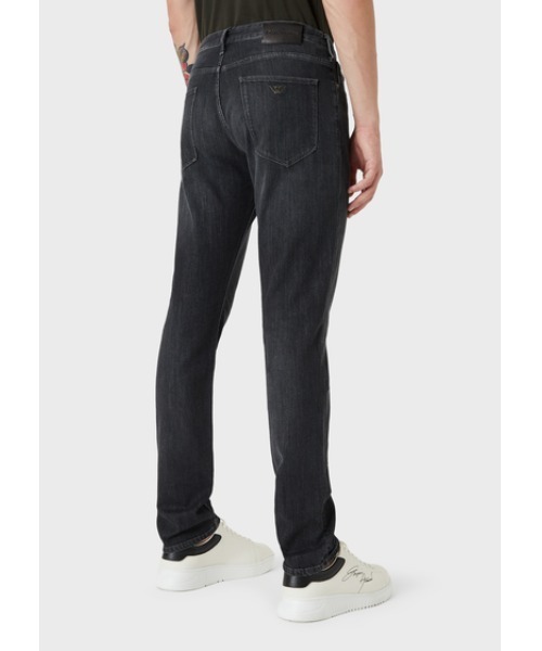 EMPORIO ARMANI（エンポリオアルマーニ）の「【エンポリオ アルマーニ】スリムフィットジーンズ J06 コンフォートデニムツイル製 メランジ（デニムパンツ・メンズ・ブラック系その他/ダークインディゴブルー・31inch/32inch/33inch/30inch/34inch/28inch/36inch/29inch）」の3枚目の写真