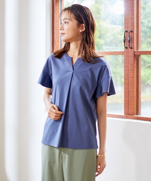 J.PRESS Ladies（J.プレス レディス）の「【UVケア・接触冷感】コンパクトコットンスムース キーネック カットソー（Tシャツ/カットソー・レディース・ベージュ系/ネイビー系/ブルー系/ピンク系/グレー系/ホワイト系・SMALL）」の5枚目の写真