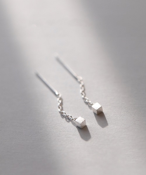 yu-ka(ユーカ)の「YU-KA : ラインハングミニピアス(ピアス(両耳用)・レディース・シルバー/ゴールド・FREE)」の6枚目の写真