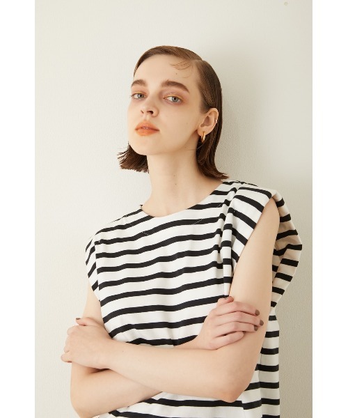 セール】【LA PEAU DE GEM】肩パット付きノースリーブ（Tシャツ