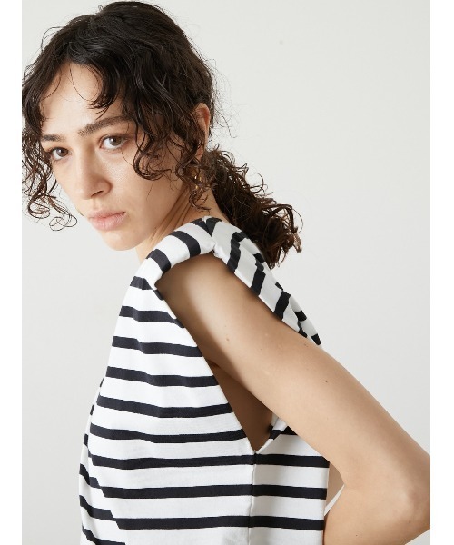 セール】【LA PEAU DE GEM】肩パット付きノースリーブ（Tシャツ