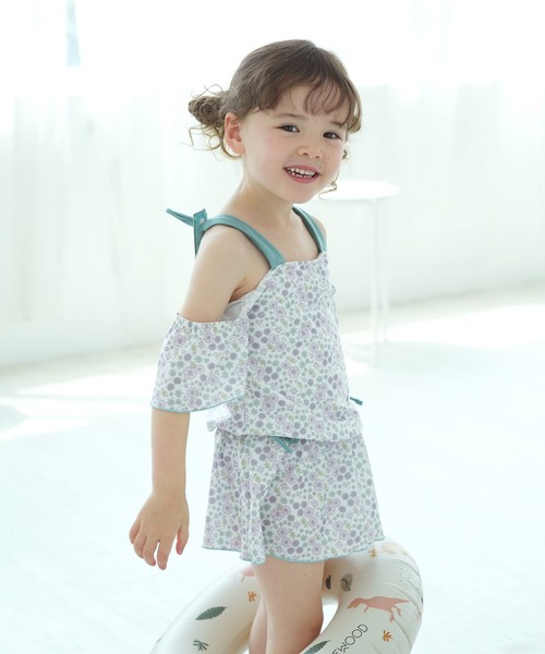 utatane(ウタタネ)の「キッズ水着 女の子 オフショルフリル(水着・キッズ・ピンク/パープル/イエロー・110cm/120cm/130cm)」の8枚目の写真