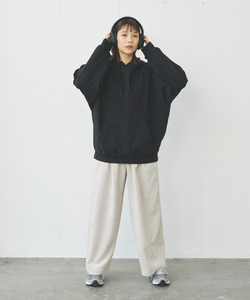 flaner（フラネ）の「Loose corduroy pants/ルーズコーデュロイパンツ（その他パンツ・レディース・カーキ/オフホワイト/チャコールグレー・SMALL/MEDIUM/LARGE）」の11枚目の写真