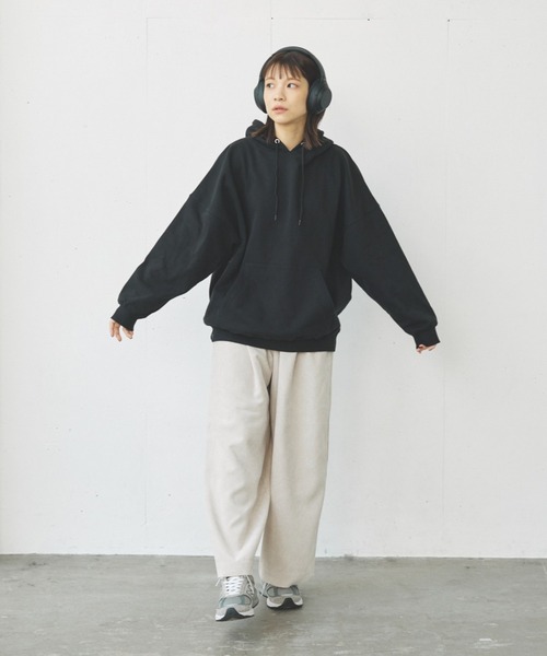 flaner（フラネ）の「Loose corduroy pants/ルーズコーデュロイパンツ（その他パンツ・レディース・カーキ/オフホワイト/チャコールグレー・SMALL/MEDIUM/LARGE）」の12枚目の写真