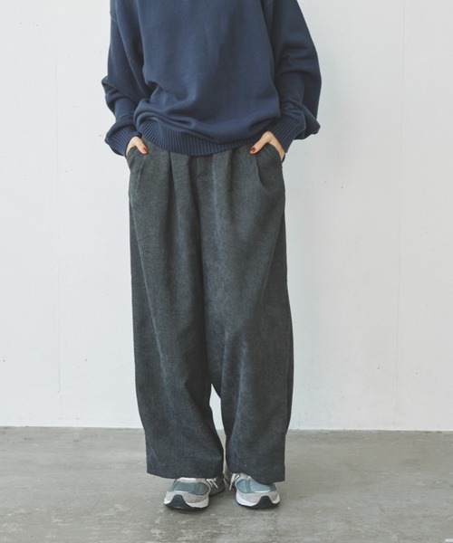 flaner（フラネ）の「Loose corduroy pants/ルーズコーデュロイパンツ（その他パンツ・レディース・カーキ/オフホワイト/チャコールグレー・SMALL/MEDIUM/LARGE）」の16枚目の写真