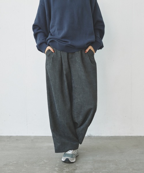 flaner（フラネ）の「Loose corduroy pants/ルーズコーデュロイパンツ（その他パンツ・レディース・カーキ/オフホワイト/チャコールグレー・SMALL/MEDIUM/LARGE）」の17枚目の写真